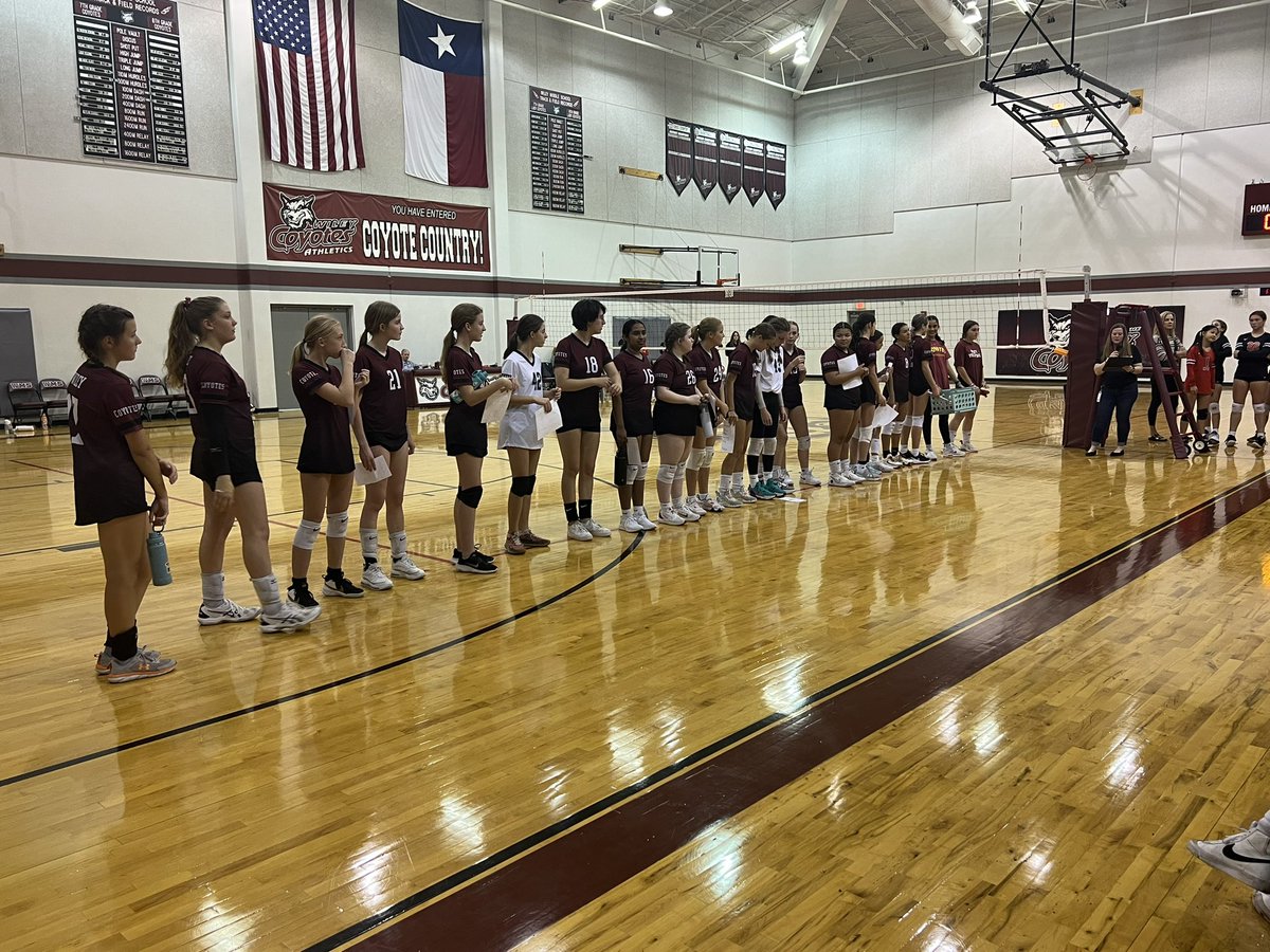 Last game for these 8th grade volleyballers ♥️🖤🩶 <a href="/Abyoung22/">Ashley Young 🌎🇺🇸⚖️</a> celebrated their commitment to the team &amp; their parents for supporting them this season. We also had a stellar Star Spangled Banner performance! #1Wiley #1LISD