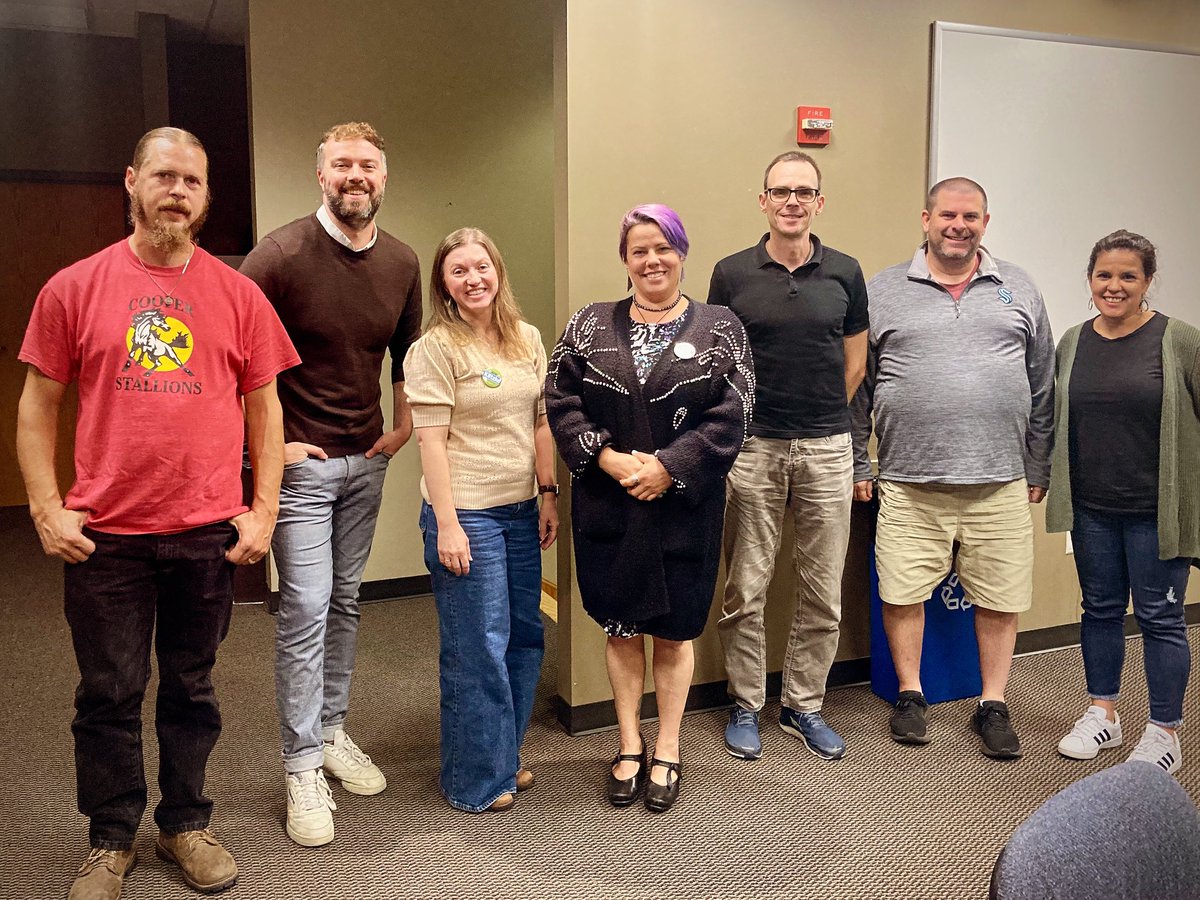 jamespauldillon's tweet photo. Grateful to have the endorsement of our teacher’s union: Spokane Education Association! 

It was wonderful to meet up for “pizza and politics” and hear their issues and concerns. I will always be a strong partner for Spokane Public Schools! https://t.co/es5C0QZrpO