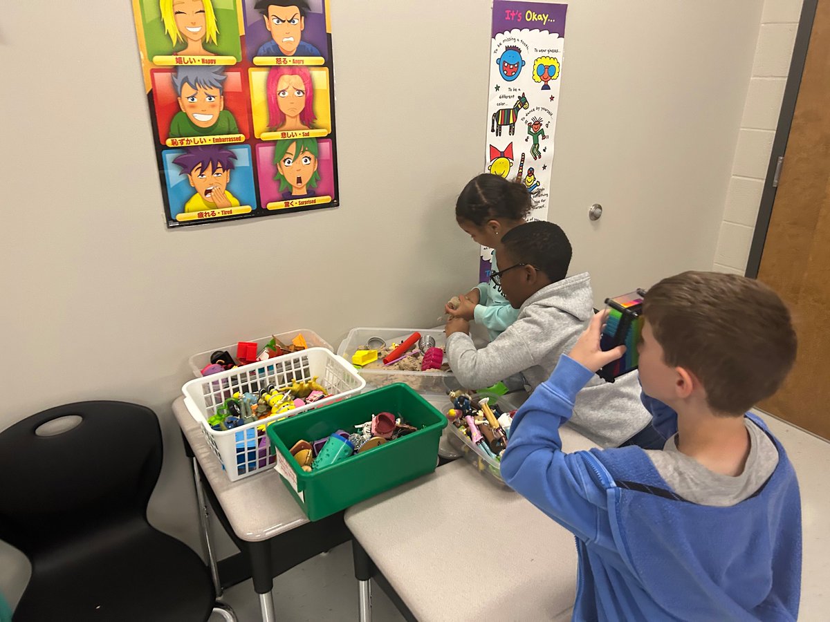 After so many years of classroom visits, today I enjoyed teaching students about sharing & taking turns in my own space large enough for a whole class!!! 🤩🤩 #newbuildingbliss #playtherapy #soaringeagles