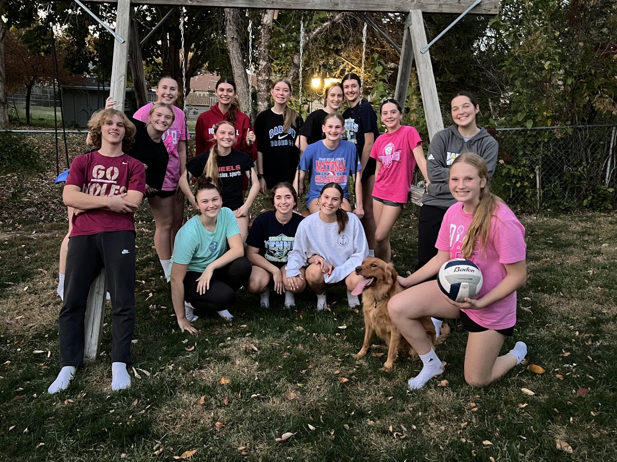 ⁦<a href="/lnsathletics/">LNS Athletics</a>⁩  Carbo loaded and ready to take on the Storm!  District A-1 semi’s 6:00 p.m. @ Elkhorn South HS.  GO GATORS!  ❤️🐊🏐