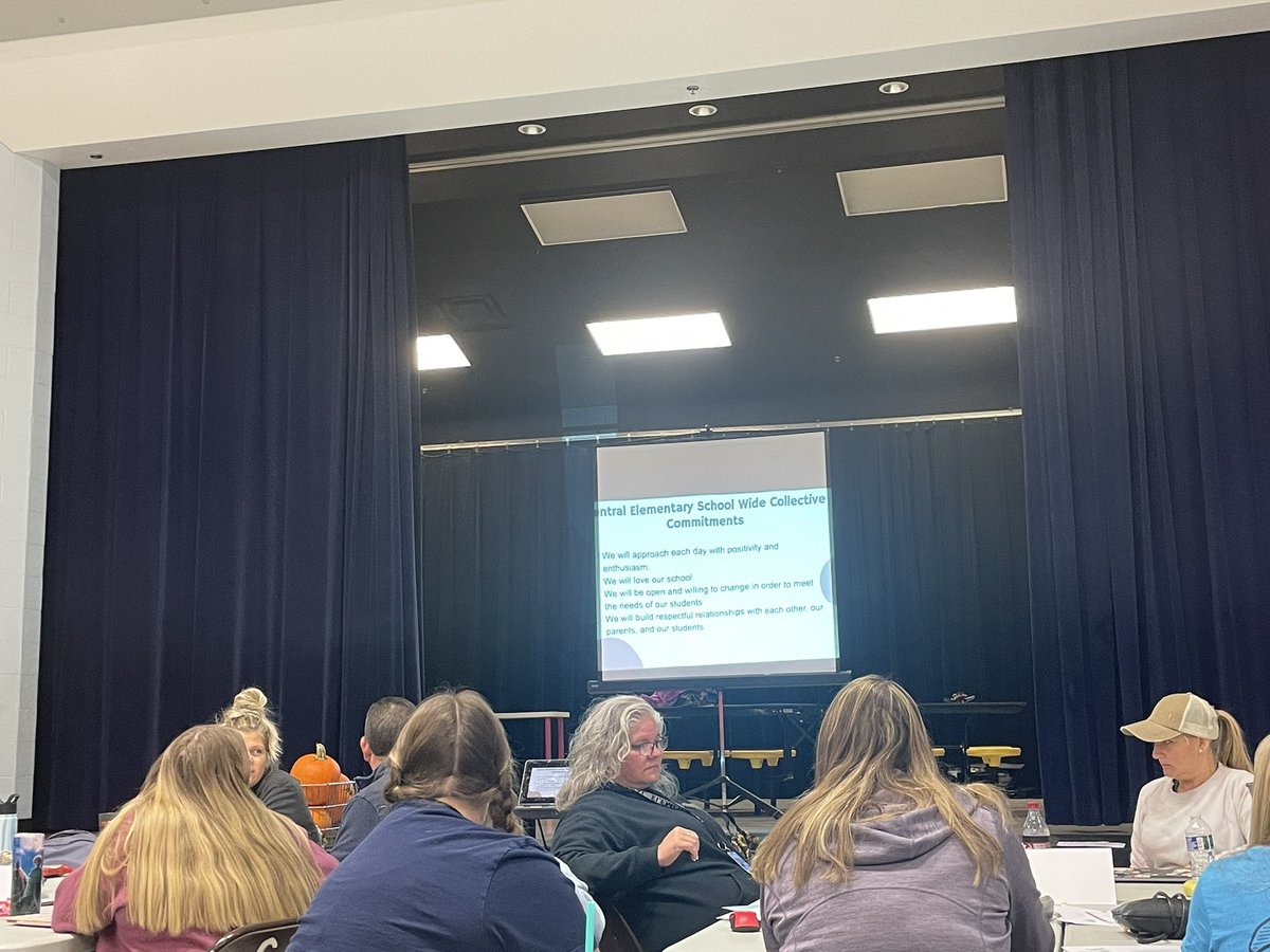 CEStingrays's tweet image. We were busy today- reviewing our collective commitments, unwrapping standards, and having some fun together!  *stay tuned for pictures of decorated pumpkins and an opportunity to vote for your favorite* 

We can’t wait to see our stingray students tomorrow! #ceproud