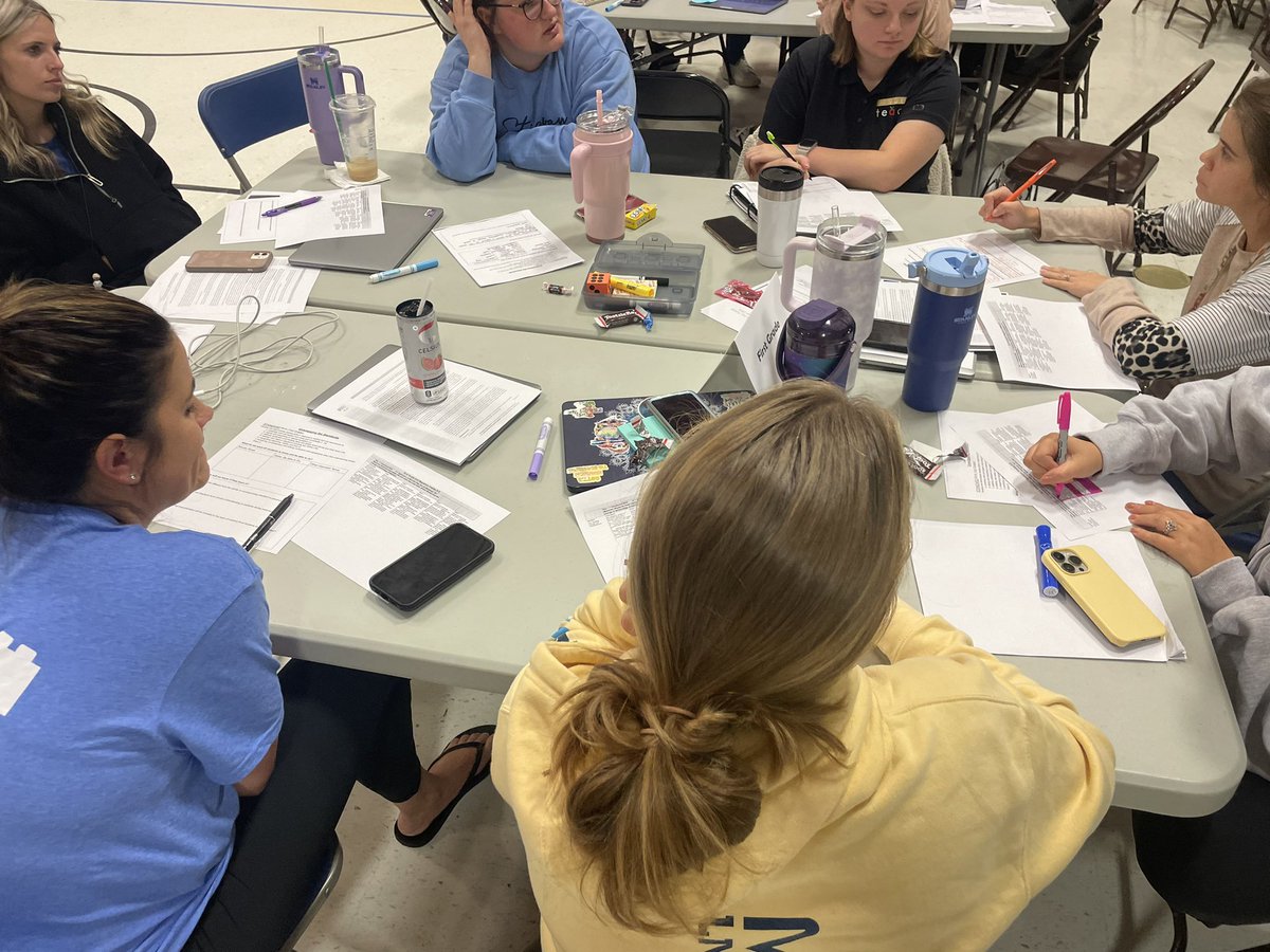 CEStingrays's tweet image. We were busy today- reviewing our collective commitments, unwrapping standards, and having some fun together!  *stay tuned for pictures of decorated pumpkins and an opportunity to vote for your favorite* 

We can’t wait to see our stingray students tomorrow! #ceproud