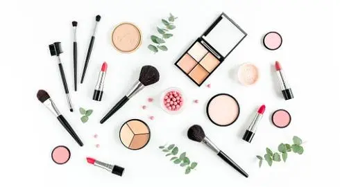 ManDat569186's tweet photo. BASIC BUT SAFE MAKEUP STEPS FOR WOMEN TO ALWAYS RADIATE
- Cleans and nourishes skin
- Apply sunscreen
- Makeup foundation
- Cover points
- Apply makeup powder
- Makeup for lips, eyes and blush
#makeup #makeupstep #basicmakeup https://t.co/wu7M0TWkUY