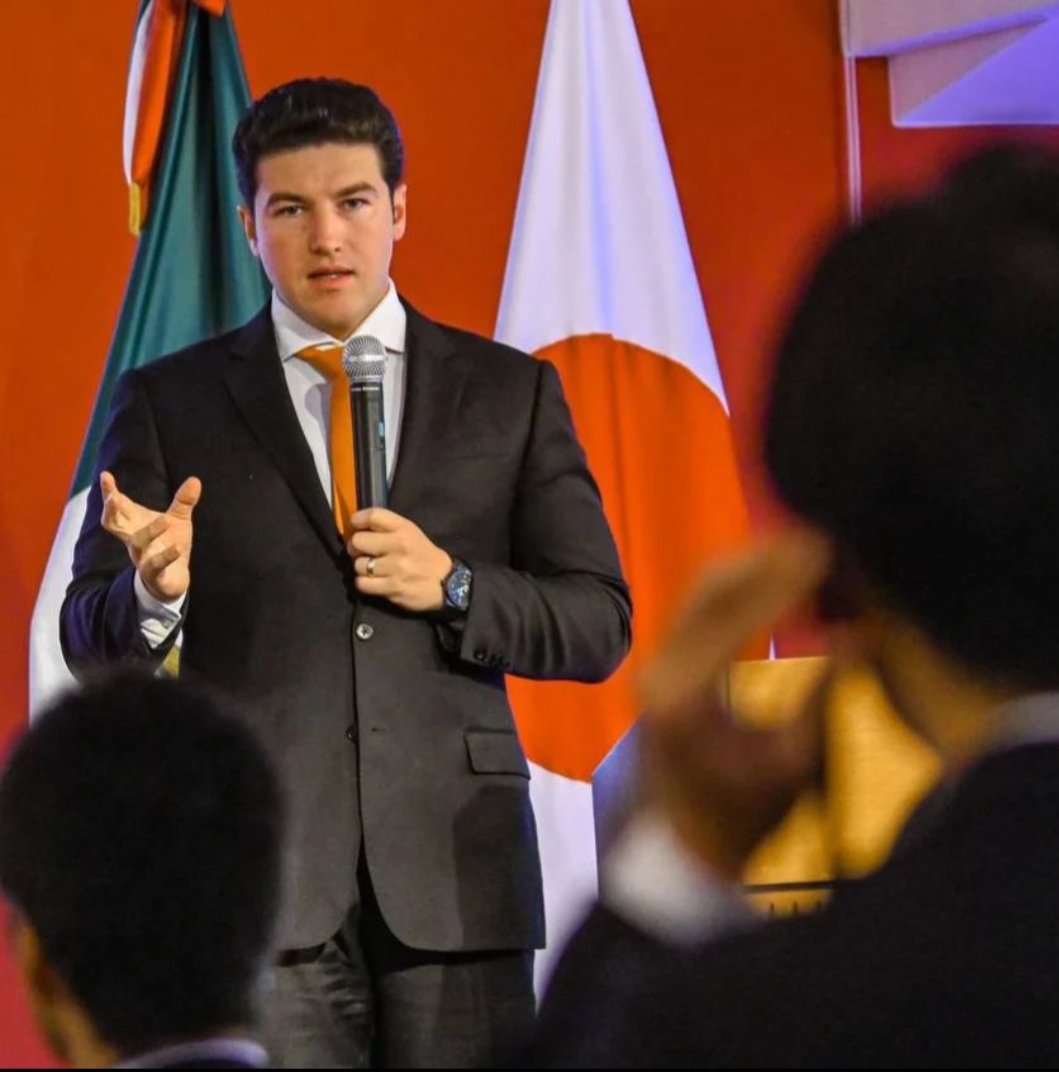 ObserverNR's tweet image. #Política 📍 | @samuel_garcias, Gobernador de #NuevoLeón, pide licencia por seis meses para ser aspirante a la presidencia de México. 

🔴 En redes sociales internautas han viralizado el vídeo donde prometía terminar sus seis años de gobierno.