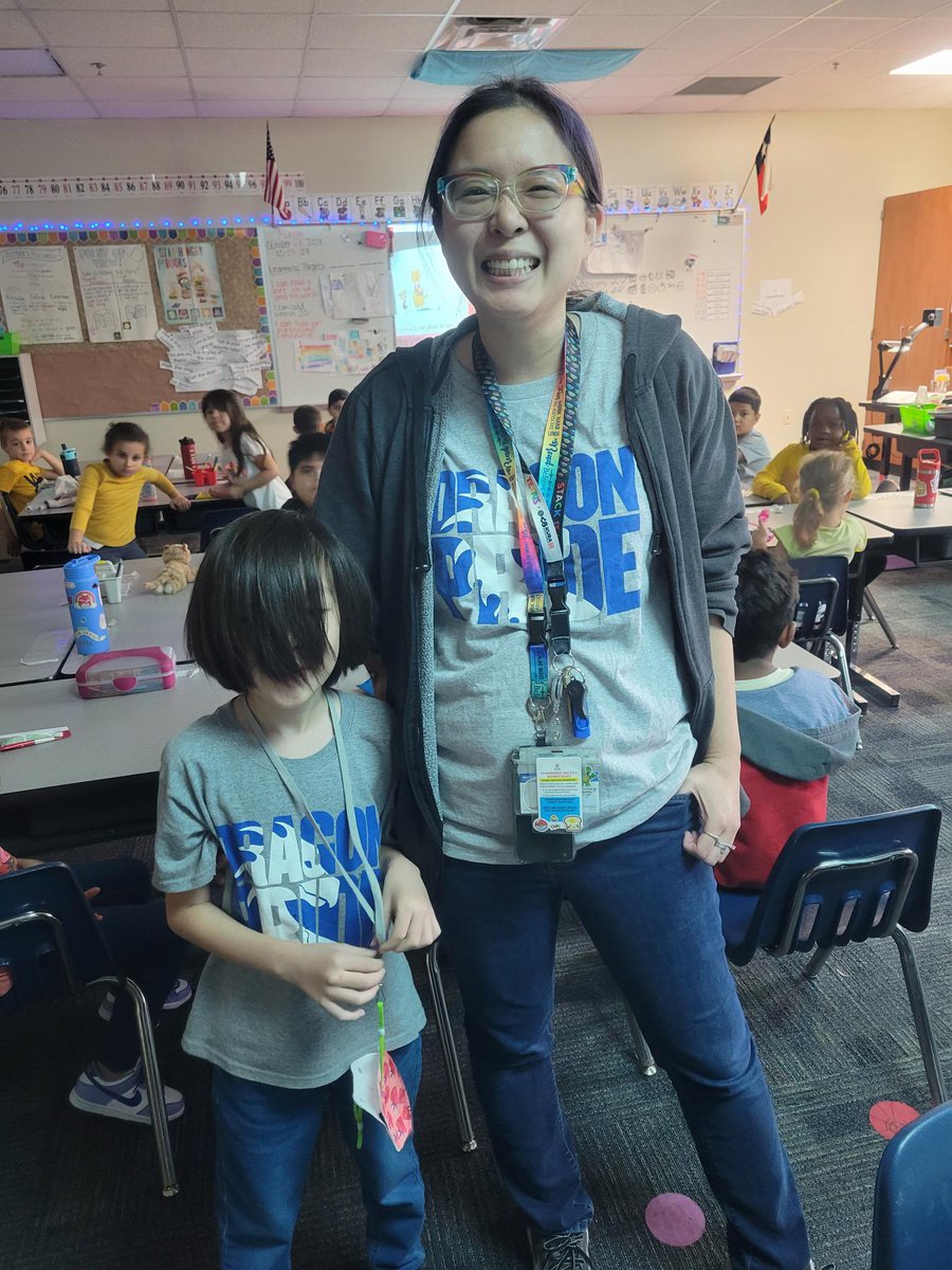 Dooley2nd's tweet photo. Red Ribbon Week: For Monday, we dressed up as twins or wear red (our grade level color). 
#DooleyGameOn
#LevelUpPlanoISD https://t.co/lMiSuTuRxU