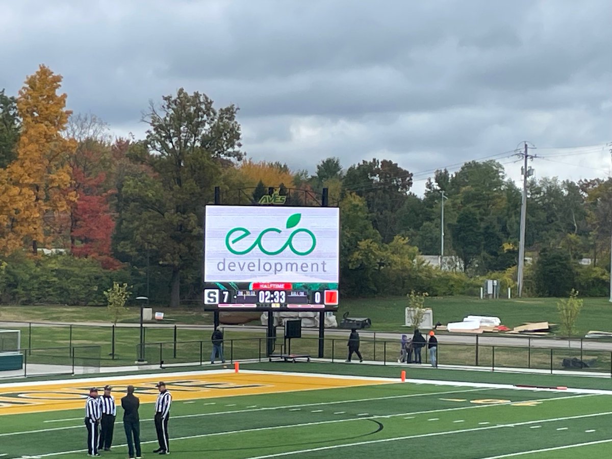 EcoDevelopment3's tweet image. #eco proudly supports Sycamore football. #goaves #goodluckintheplayoffs