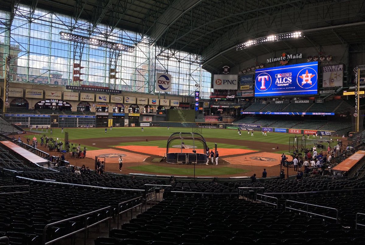 AdrianGarciaMqz's tweet photo. Séptimo Partido…
Dos de nuestras palabras favoritas.
Desde Altuve Ranch
@astros vs. @Rangers
por un boleto a la Serie Mundial!
#Sientate!!! con @foxdeportes
@EdgarGlezSabin y un servidor estaremos en la crónica.
Están invitados al BBQ! https://t.co/4LL4mIbFxP