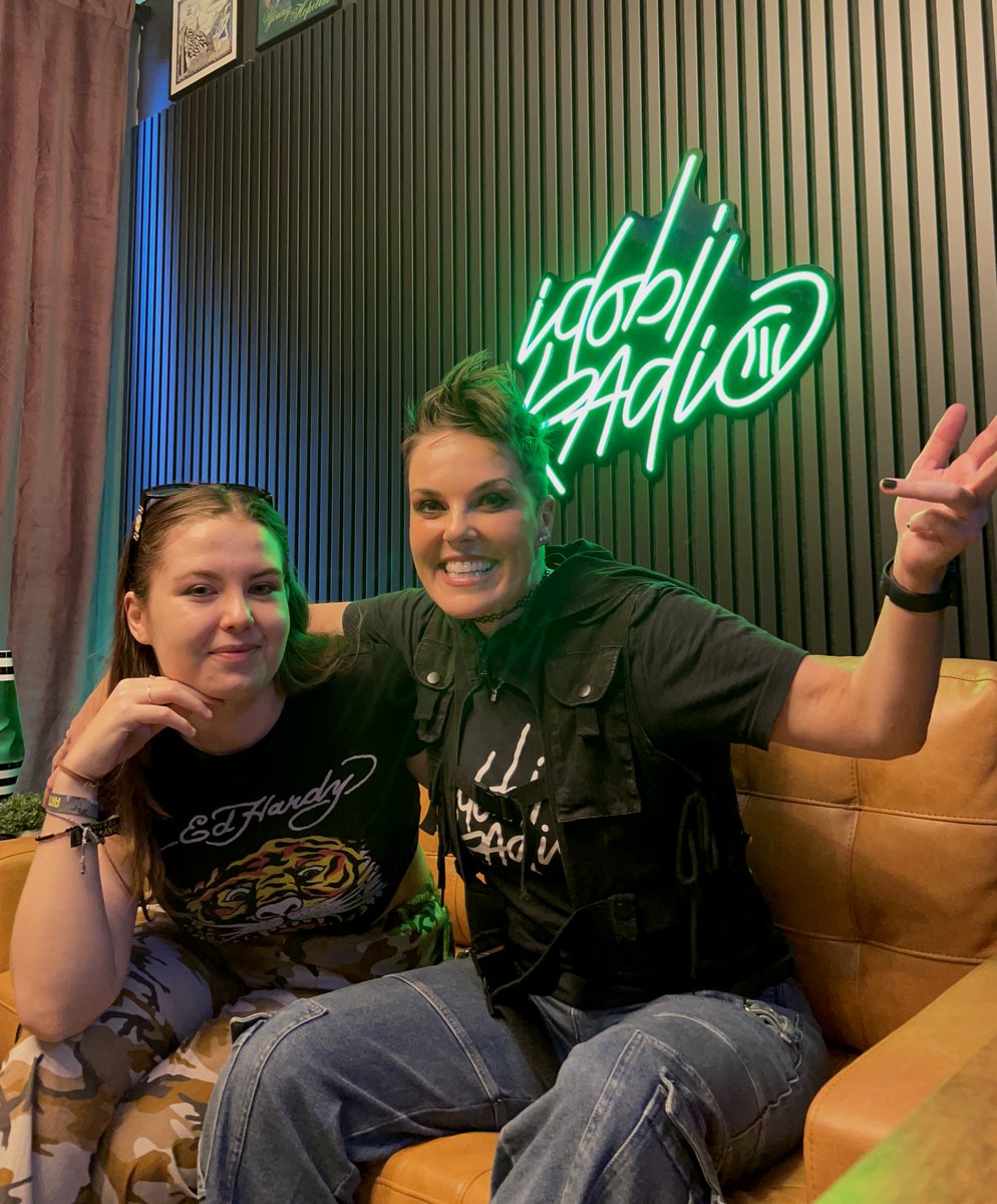 babesbehindbeat's tweet photo. This week we chat with music manager Polina! She talks about how L’Affaire Musicale took her under their wing, tour managing, her day to day role as a manager, being on the road with J Worra on the Swedish House Mafia tour, EDC Vegas and what she's got coming up this year! https://t.co/tqM6aCrT7D