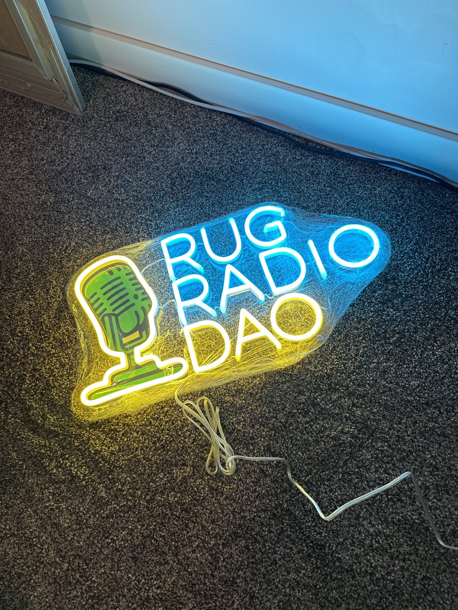 I want to give a HUGE shoutout to <a href="/RugRadio/">Rug Radio</a> <a href="/farokh/">Farokh 🇮🇷</a> <a href="/berndawgler/">bern</a> <a href="/Daytonah_eth/">Daytonah.eth</a> and everyone else involved with <a href="/rugradiocouncil/">RugDAO</a>
They hooked me up with an amazing sign and NFT that I display on my live streams.
And this past Thursday I had the most engagement on stream EVER!