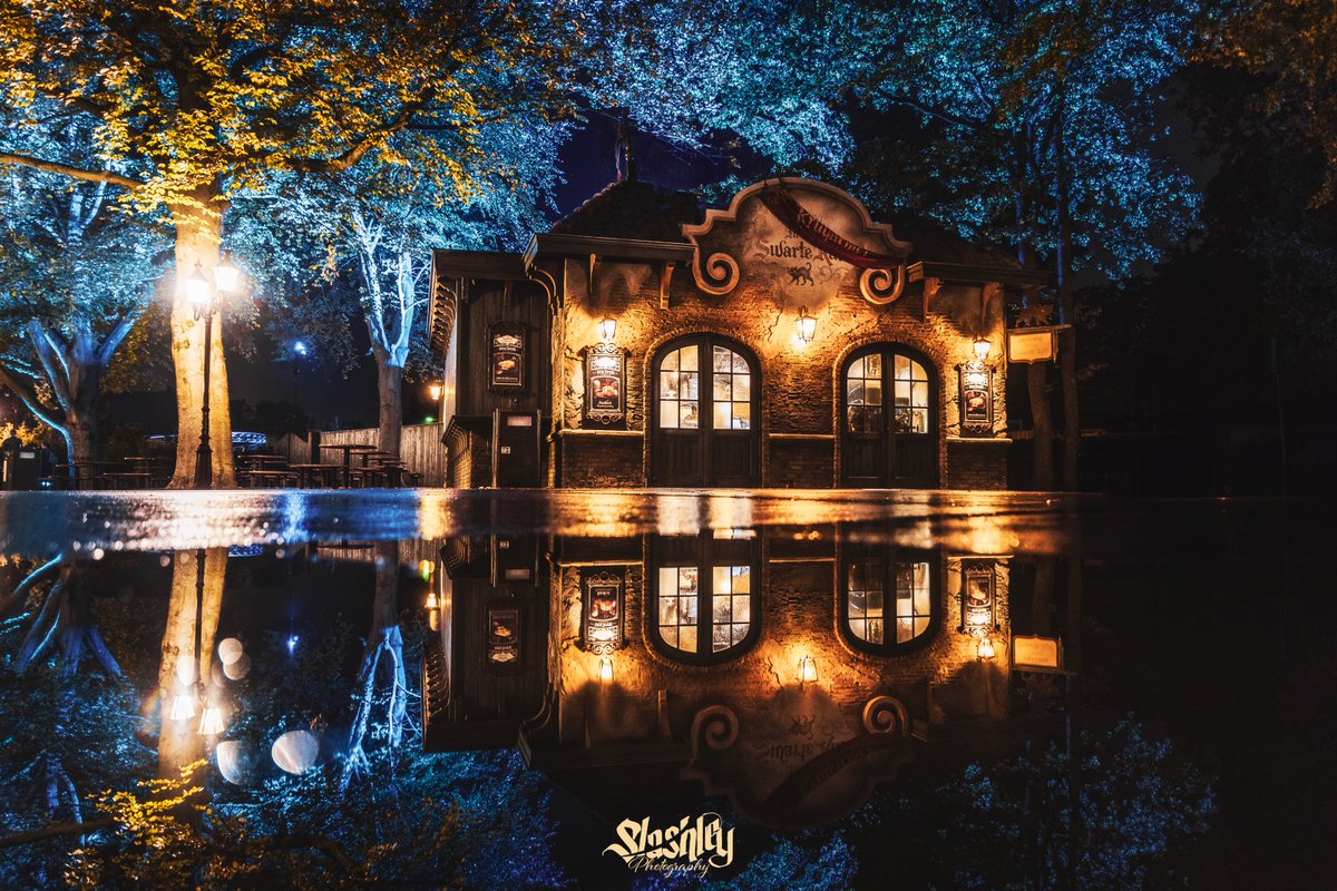 Slashley666's tweet photo. In Den Swarte Nacht... uh.. Kat 🐈‍⬛😅

#Efteling #DanseMacabre #InDenSwarteKat https://t.co/Kxd66xxHRp
