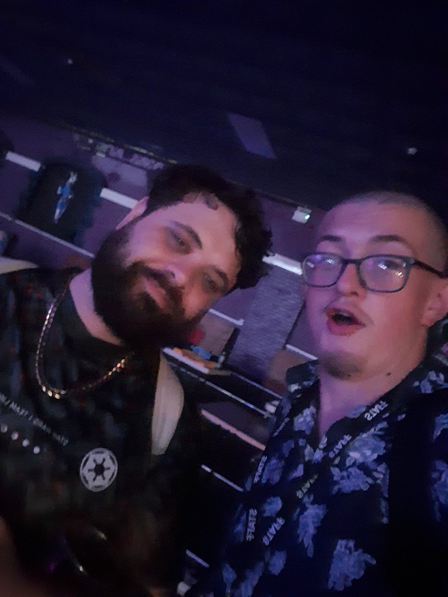 missedledgedash's tweet photo. @_4bdn_ @LiquidHbox Okay + selfie with hbox + ratio https://t.co/tEDsli7gZN