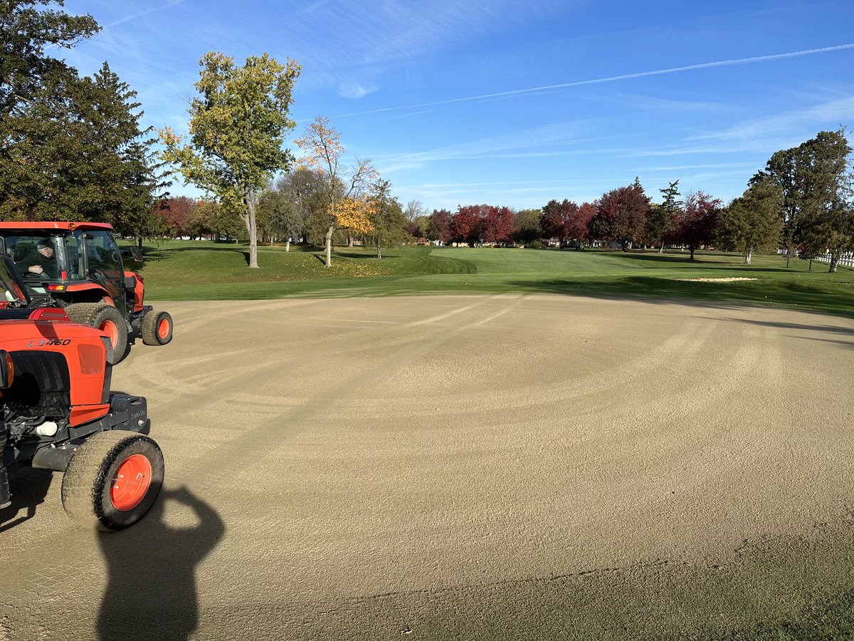FCC_Grounds's tweet photo. Best day to aerify in a long time!
Getting things done here at FCC😎 https://t.co/IY9bMq0QEI
