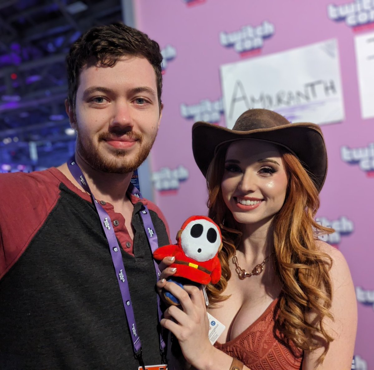 rockmonkeytv's tweet image. MET MY QUEEN @Amouranth
And she held my shy guy 🥺