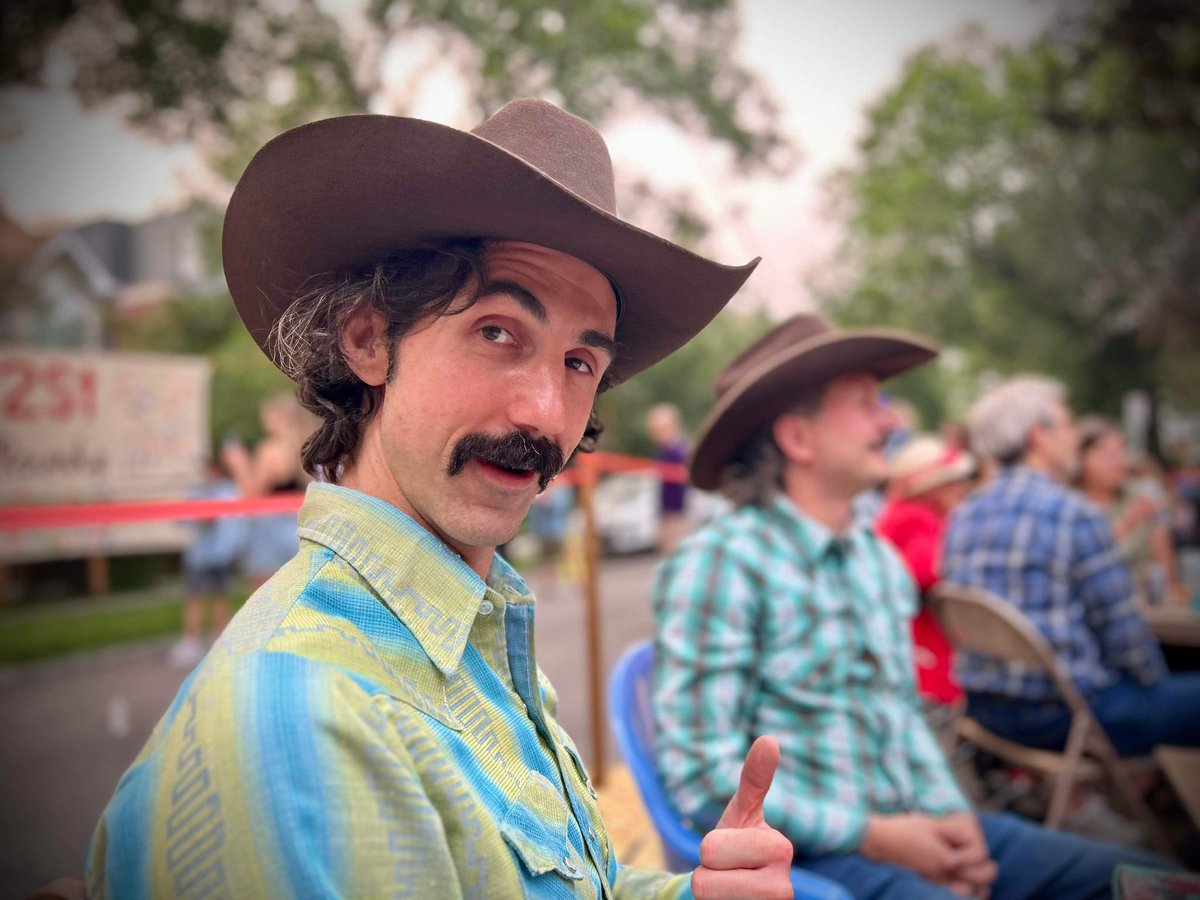 coldcoolone's tweet image. Liquor Mountain’s East Dooley EP is out tomorrow, Tuesday, October 24!

A lotta love, labour and good times went into this little collection of tunes. I’m super grateful for everyone who checks it out 👍