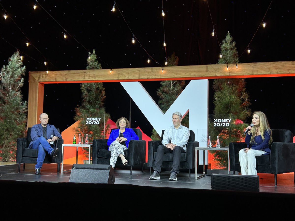 getevolved1925's tweet photo. Evolve's Nicole Booth takes the stage at @money2020
to discuss 'Compliance as a Competitive Advantage.' Read more here: https://t.co/7FmW7UeuiN
#Money2020 #BeyondBanking #GetEvolved https://t.co/AltcOn95lD