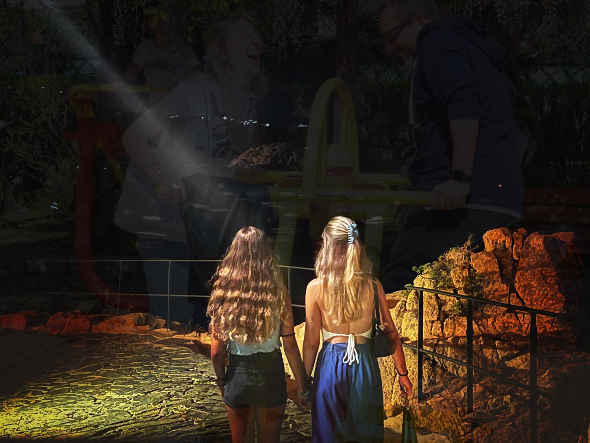 dobiols_'s tweet photo. Les dones poden aconseguir tot el que es proposin a la vida... 
Que com ho sé? 
Ho estic aprenent veient la meva filla.
Aina fas 20 anys 🎂
Conserva el teu cor de nena per sempre, i encara que avui estem lluny ✈️, busca'm bé... sempre estic dins del teu ♥️
Per molts anys Princess https://t.co/2Rb0ClxE7u