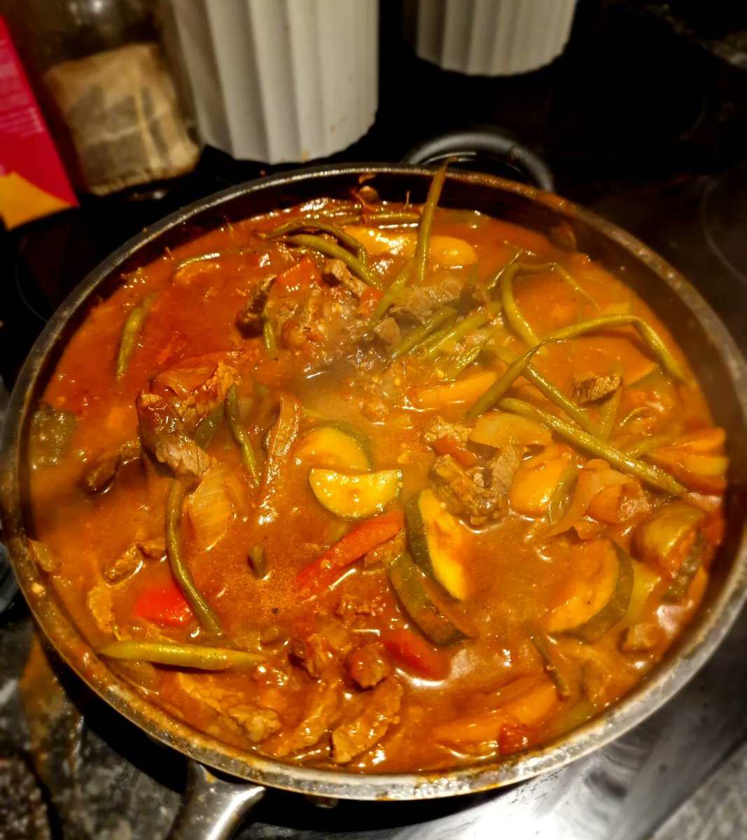 Duffy81's tweet image. Food Prep dump, Mid-October.

1&amp;amp;2, Chicken Balti with potatoes 

3&amp;amp;4 Eritrean Beef Zigni

#FoodForFitness #FoodPrep #Exotic #EritreanFood