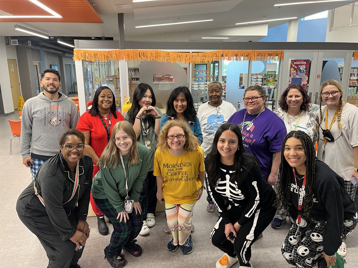 NormanSimsCouns's tweet photo. Some highlights from day 1 of Love Your Brain Week! Perfect for a rainy Monday 😴🧡💙🧠 pajama day! https://t.co/5isrxJRHBM