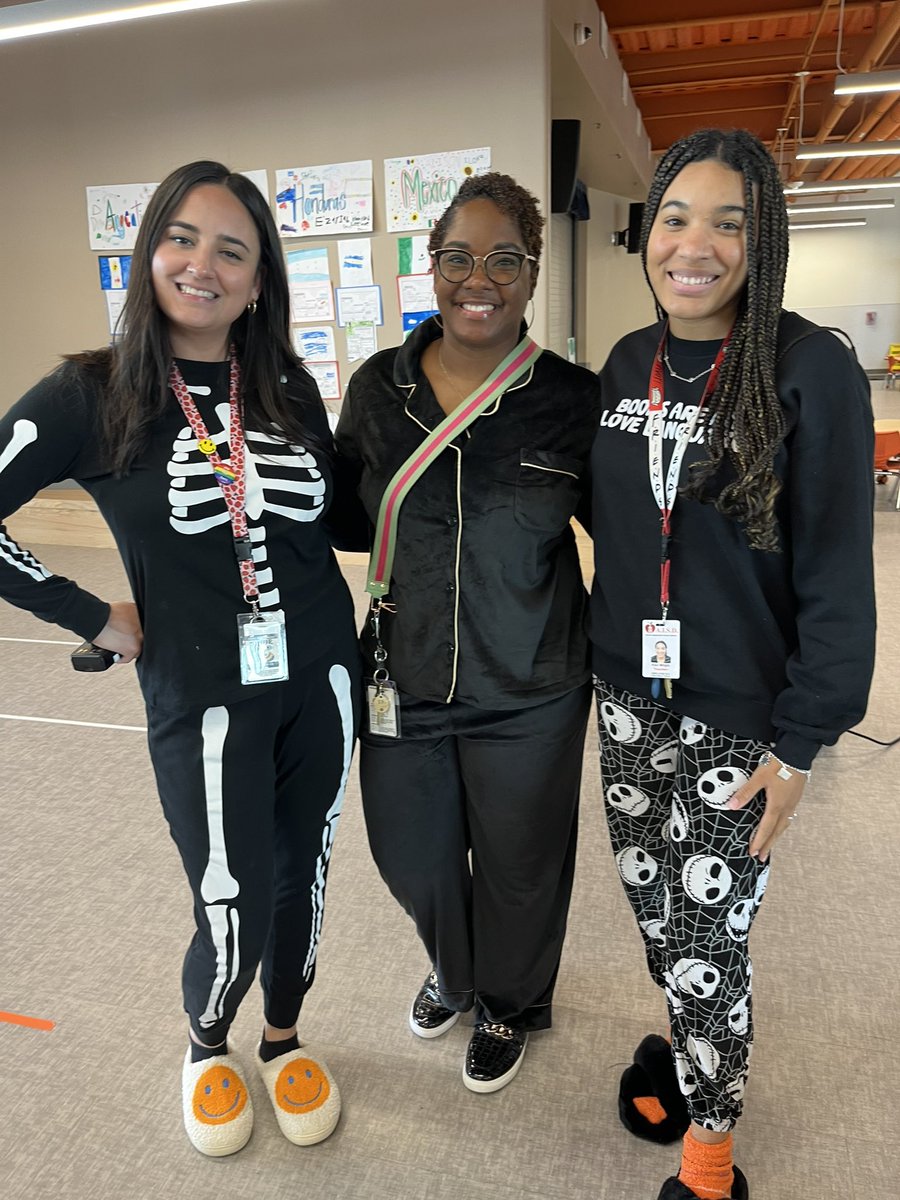 NormanSimsCouns's tweet photo. Some highlights from day 1 of Love Your Brain Week! Perfect for a rainy Monday 😴🧡💙🧠 pajama day! https://t.co/5isrxJRHBM
