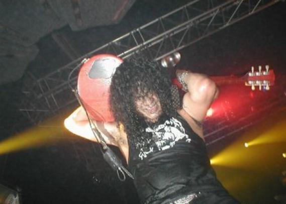 mx_slash's tweet photo. Juan Malo say in FB (juanmalo18): About GNR show in GDL in 2019: @slash was the star in the show, his 25 different guitars that he played, his hands, his fingers that are one with the guitar, when you looks how plays you say: shit, its amazing!
#slash #slashfan #slasher https://t.co/nGmufVK14y