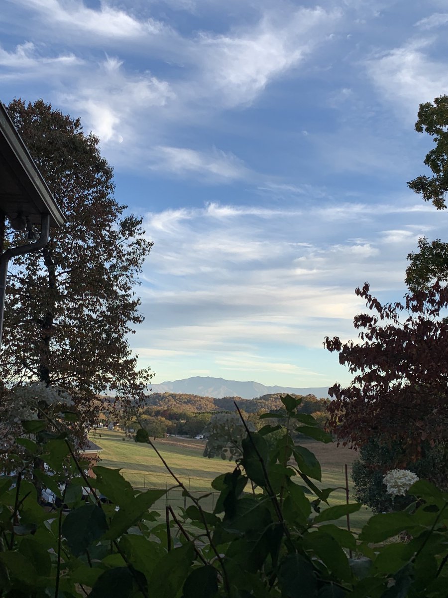 montanacasey's tweet photo. I never get tired of my front porch. #MtLeconte https://t.co/UnWs8sK6cq
