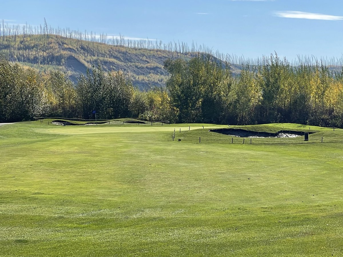 bohnysty's tweet image. Renovated bunkers @FortMcMurrayGC look great.  Excellent job by @JeffHacior and his crew.  @OCGolfDesign