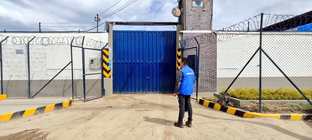 Superservicios's tweet photo. ¡En #Soacha!
Realizamos inspección a la planta de envasado operada por #RAYOGAS para identificar las condiciones de la prestación del servicio de Gas Licuado de Petróleo (GLP) en el municipio.
Esta labor estuvo a cargo de nuestra Dir. Técnica de Gestión de Gas Combustible. https://t.co/TnudmOCZhp