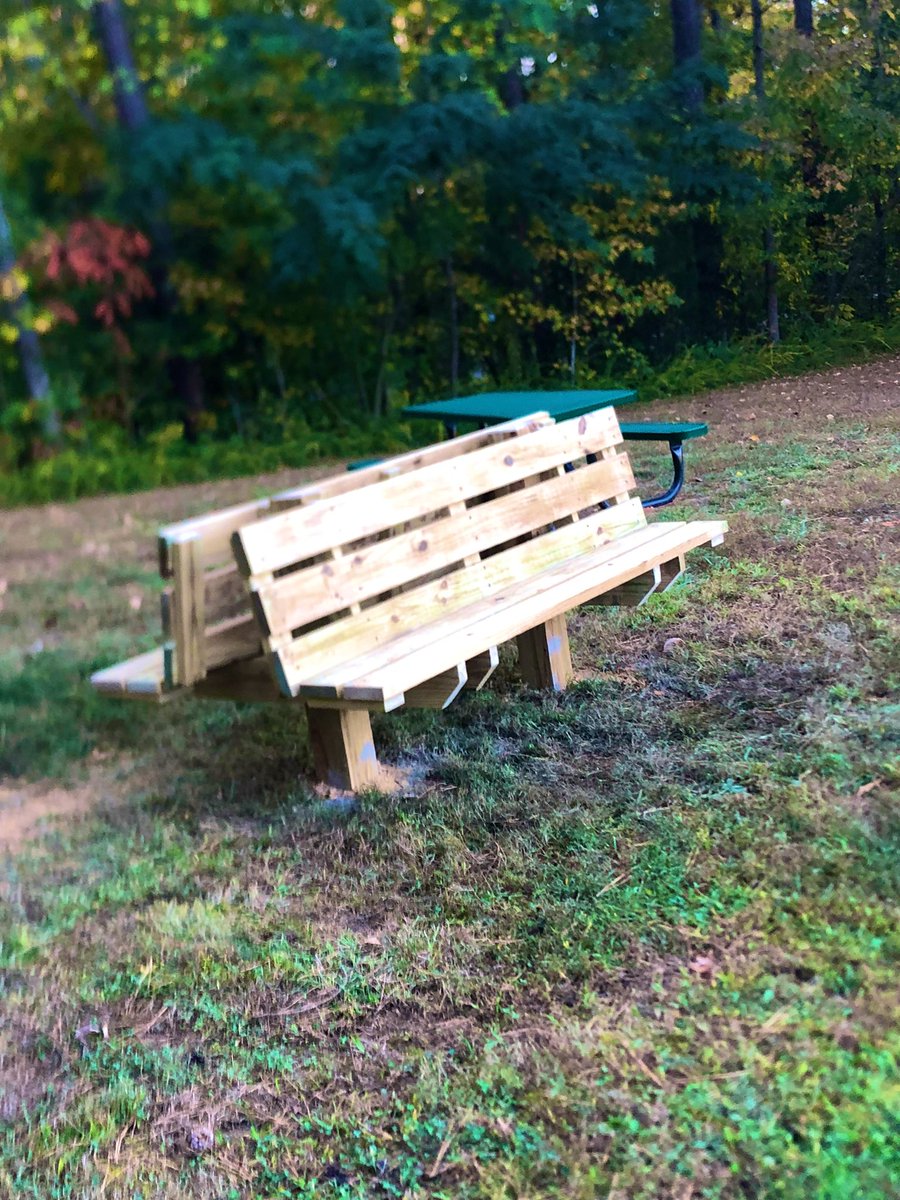 KyMBABowlingGre's tweet photo. Samuel Merideth is working to become an Eagle scout. For his Project he designed and built a 2-way park bench at the Twisted Oliver Trailhead. Shout to USACE BRL for suppling the materials. And a big thank you to Samuel! We are glad you reached out to SW KyMBA! Job well done!👍 https://t.co/tnc8az1aEh