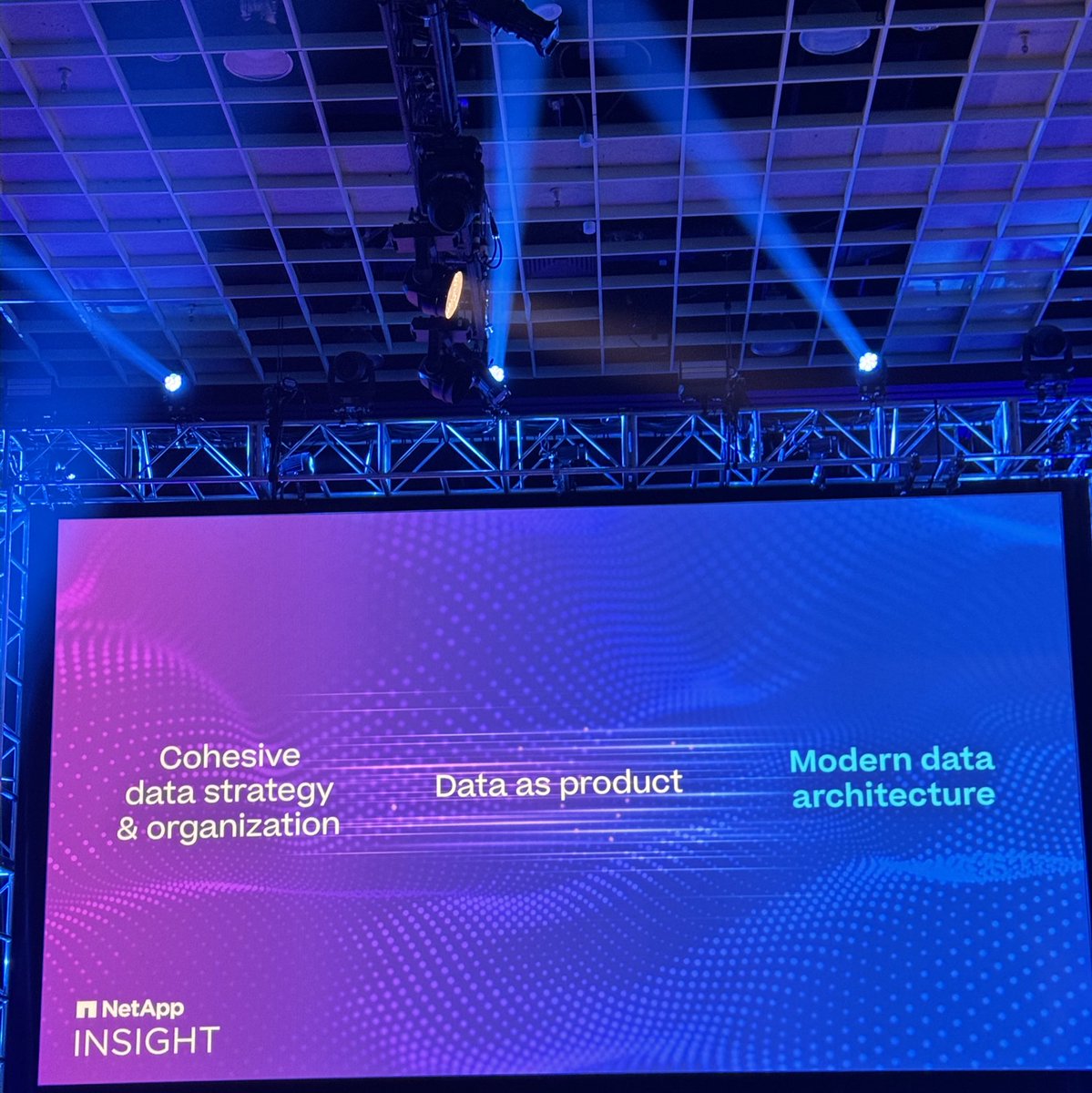 BenjaminPDurand's tweet photo. Treat Data as a product 
@SCASICOMP #NetAppINSIGHT https://t.co/v2V4iyHN41