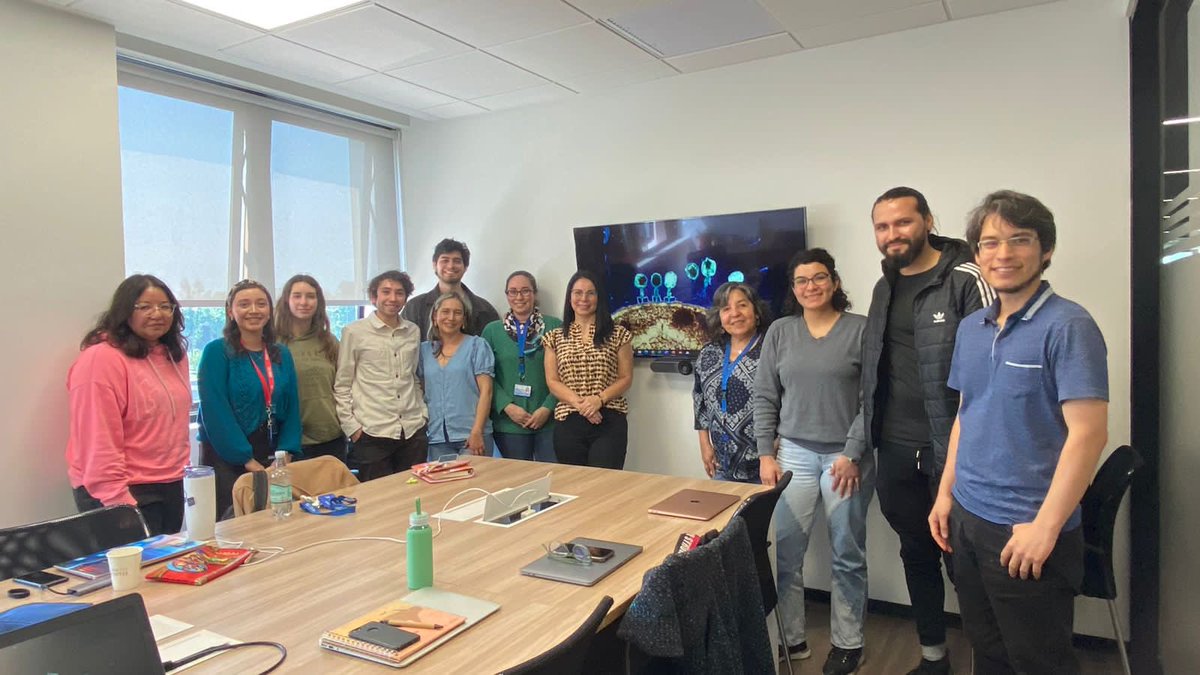 IMRosales's tweet photo. Today, on the #WorldPhageDay, our groups got together to share experiences on the use of bacteriophages as biocontrol agents of Listeria, Salmonella and bacterial plant pathogens.  @AgronomiaUC @MedVetUC1 @SwittMoreno @InvestigacionUC https://t.co/LlYTJYJlK1