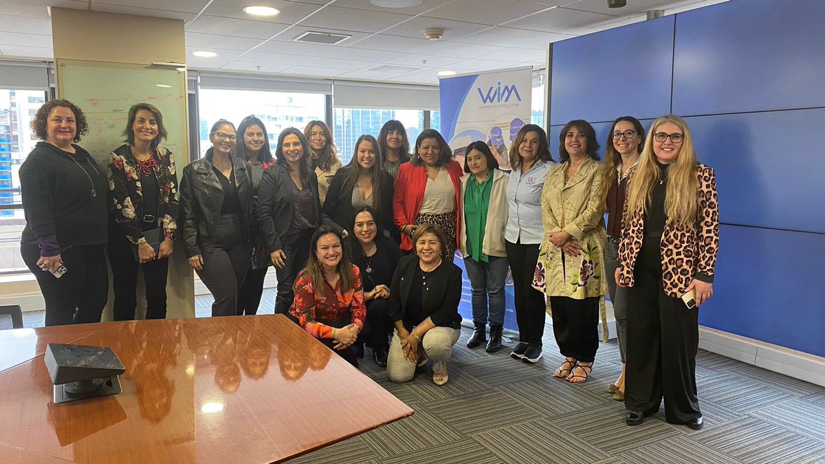 Women In Mining Chile (@wimchileoficial) on Twitter photo 🤩 ¡Agradecidas!
🌟 El viernes pasado <a href="/FluorCorp/">Fluor Corporation</a> nos recibió en su casa para el quinto networking del Comité de Socias y luego una espectacular sesión con Pamela Canales Burrows y su charla sobre Entornos Respetuosos para el equipo Fluor.
#WomeninMining #MomentosWIM 🤩 ¡Agradecidas!
🌟 El viernes pasado <a href="/FluorCorp/">Fluor Corporation</a> nos recibió en su casa para el quinto networking del Comité de Socias y luego una espectacular sesión con Pamela Canales Burrows y su charla sobre Entornos Respetuosos para el equipo Fluor.
#WomeninMining #MomentosWIM
