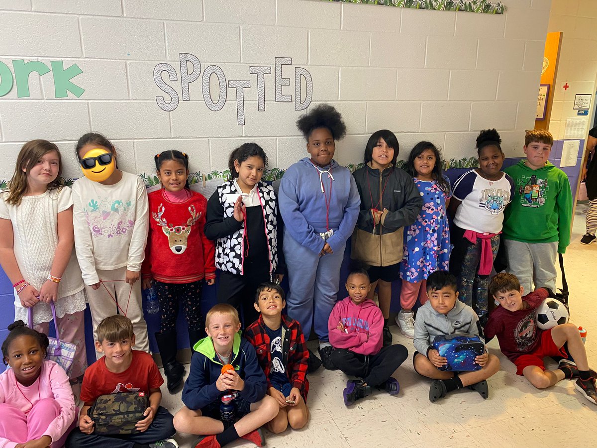 msorndorff_'s tweet image. It’s no sweat to stop bullying! #BullyPrevention #day1 #comfyclothes #bestclothes 💪🏼😊