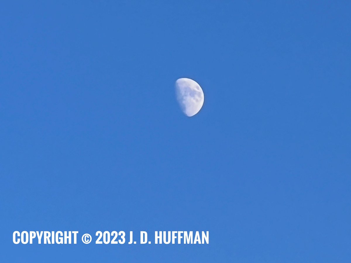 JDHuffmanPAW's tweet photo. Beautiful photo of the #Moon over #Gastonia NC Monday (10/23/2023) evening.

#JDHuffmanPAW #ProAlertWeather #Astronomy #Photography #AstroPhotography #NCWX @ProAlertWeather https://t.co/11chObgBh1