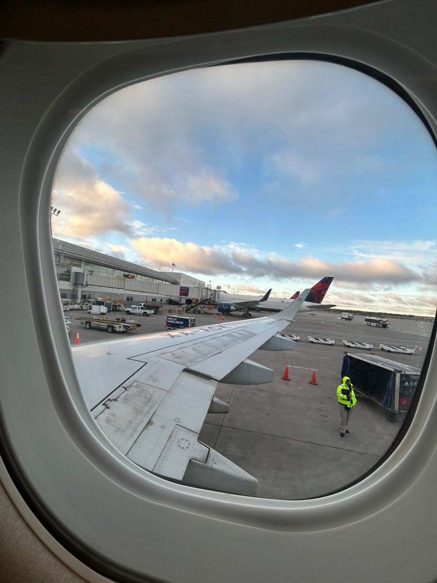 Christy (@tharaphi1191821) on Twitter photo 