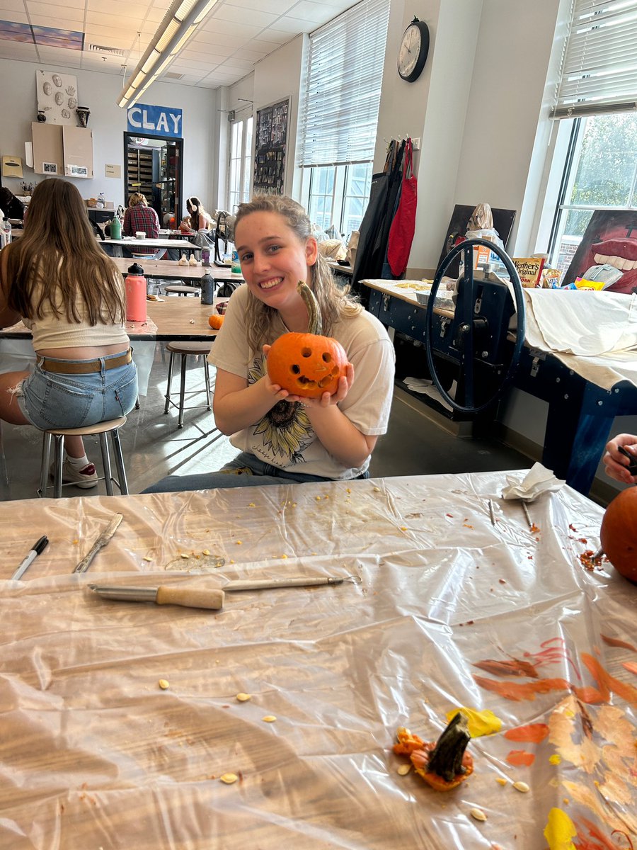 3d_mhs's tweet photo. Ap 3D and Ceramics 3 carved pumpkins 🎃 today. What a fun way to kick off Spirit Week. @JonesBC_MHS @ArtsFCS #ap3d #pumpkincarving https://t.co/YlZxoIOe3D
