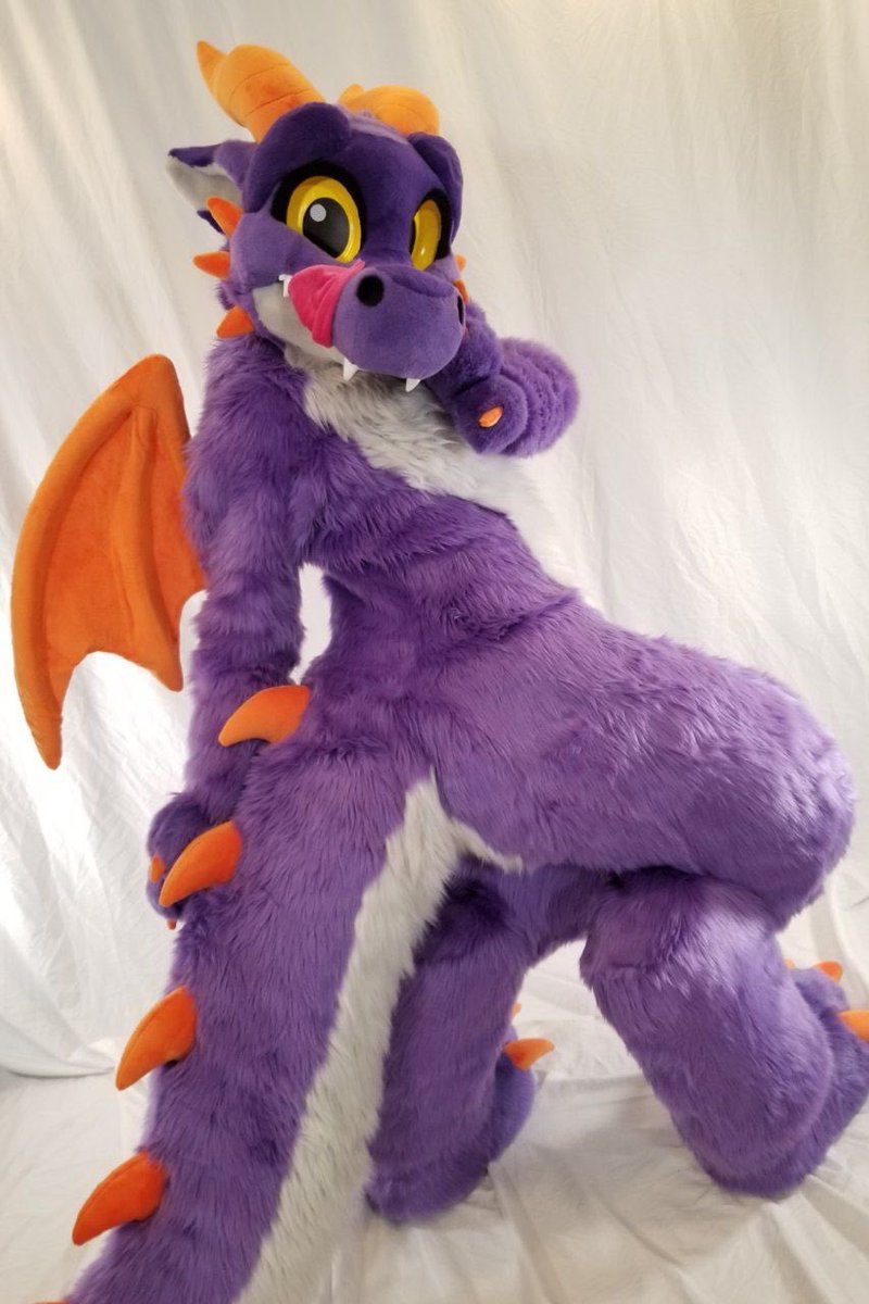 IjiDrach's tweet image. It’s been a big personal journey to get here…but it’s finally happening!

Absolutely speechless with how he turned out, and can’t wait for all the adventures I’ll be having with him!

✂️: @MoreFurLess
#morefurlessmonday #furry #fursuit