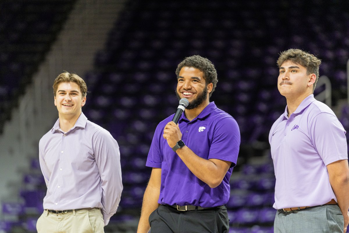 KStateAlumni's tweet photo. What a way to end a #WildcatWeekend with Pant the Chant in Bramlage!
Tag someone who participated with you in Pant the Chant 👇
#KStateHC https://t.co/E27BX8LO1m