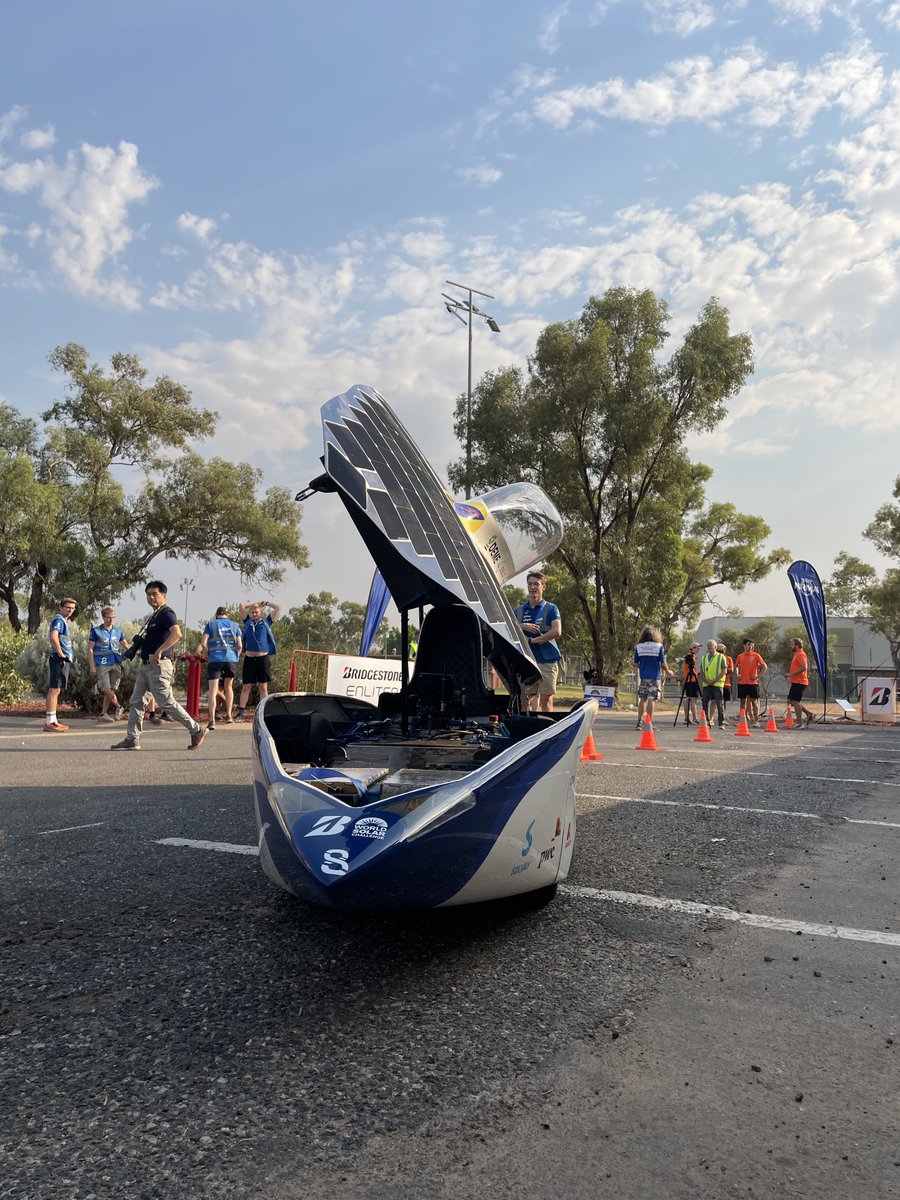 solarteam_be's tweet photo. Catching 25 mins of morning sun at the #AliceSprings control stop! Next up: #Erldunda control stop, then #CooberPedy. Expecting a lot of wind today: this part of the #StuartHighway is infamous for strong winds, we’re hoping to use our rectractable fin to our advantage today! 🦈💨 https://t.co/KZf6Uz0UK1