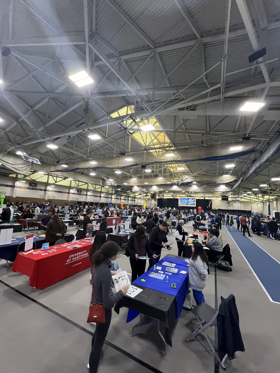 I had so much fun at the Citywide College, Career & Stem Fair on Saturday. It was such a nice experience to discover new colleges and speaking to admissions staff from multiple prestigious colleges! @SuccessBoston @BostonSchools