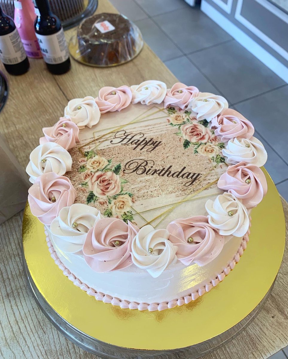 machy_sm's tweet photo. Decoraciones sencillas en crema con impresiones 100% comestibles 🎂💖💙

Pídelas con tan solo 1 día de anticipación o en la mañana del mismo día para entregas en la tarde 📲 recuerda que puedes personalizarlas con el mensaje que desees. https://t.co/53rIsKwdt7