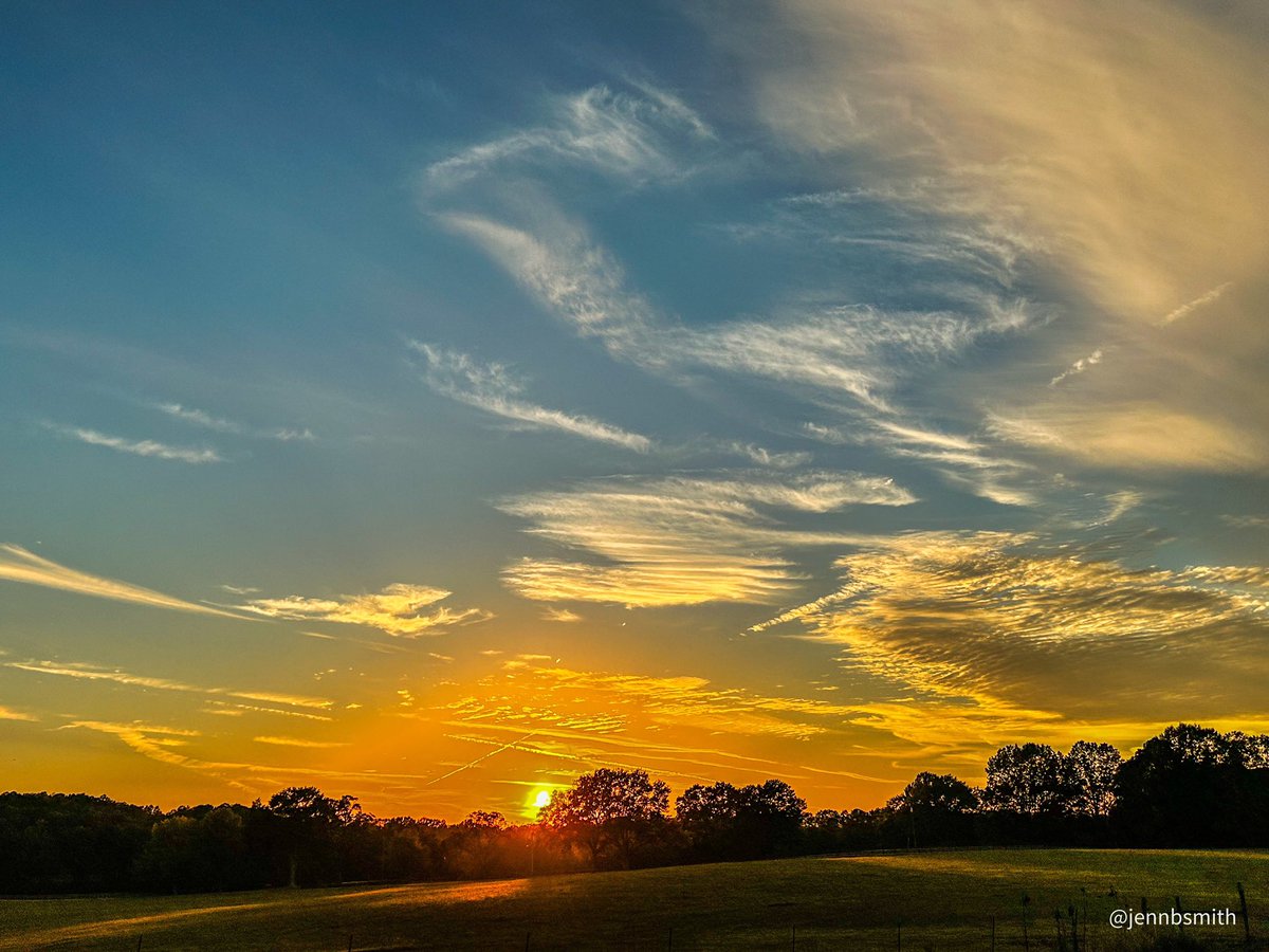 Southern sunset. #farmlifebestlife #gawx <a href="/spann/">James Spann</a> @RyanBeesleyFox5