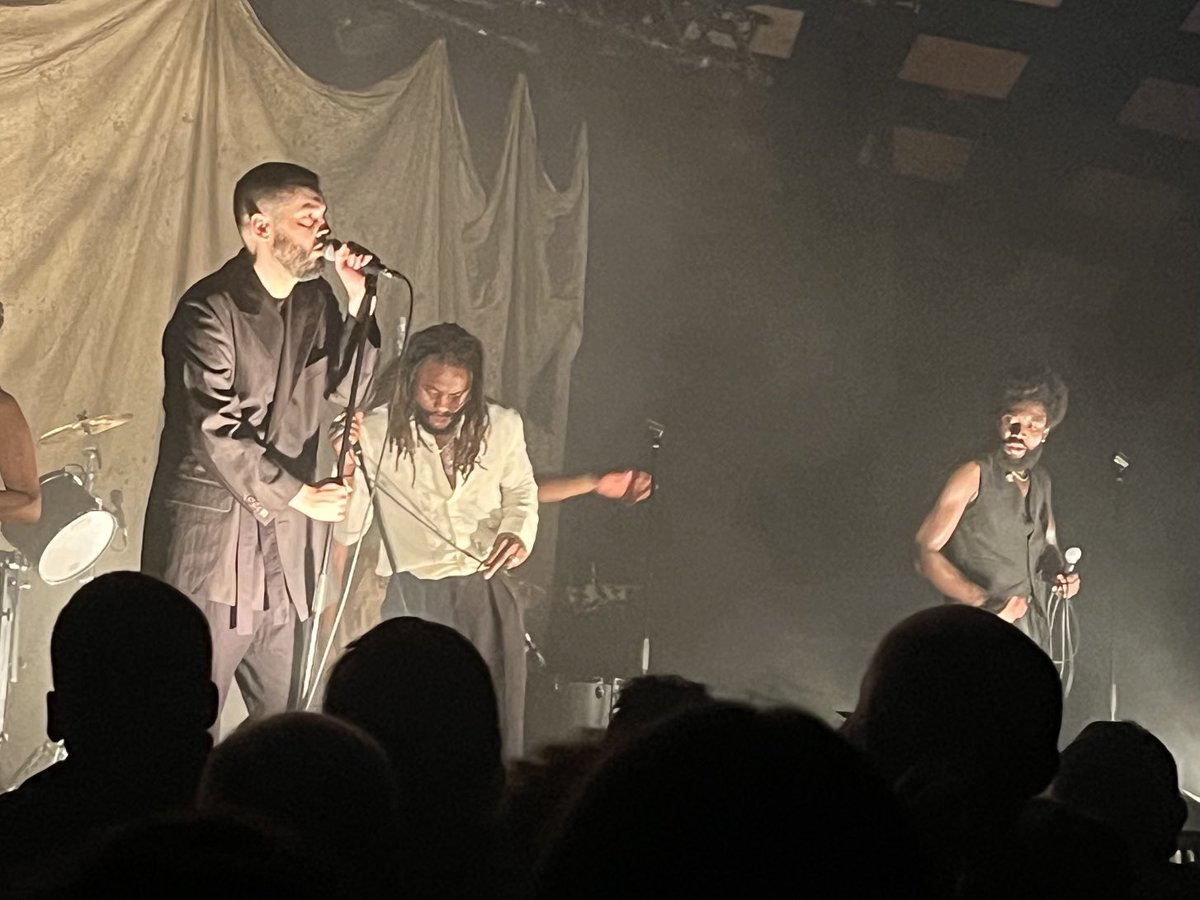 Best live band at the best live venue. An unforgettable Monday night ⁦@TheBarrowlands⁩ with the phenomenal⁦@Youngfathers⁩