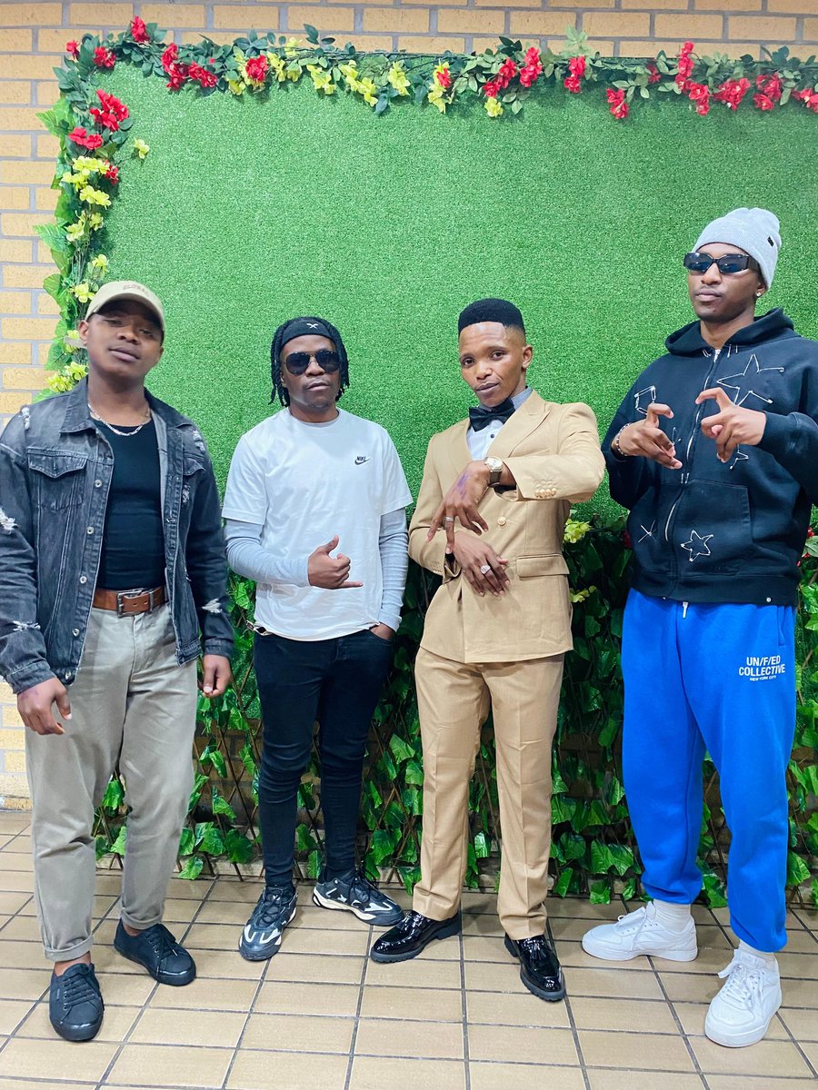 its_tzc's tweet photo. "Go uP" surpassed 1k streams on @Spotify 

Link: https://t.co/o6XCad4lPc

#StopPayola | Nota | frank ocean | South Africans | Alostro | McDonald https://t.co/gsAlP9jI8S