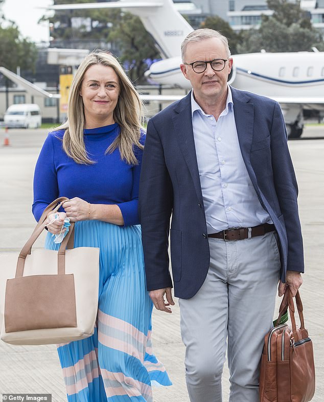 JennyandFreedom's tweet photo. These 2 just can't help spending taxpayers money.
America then off to China. 
It's just one big holiday for #AirbusAlbo and his #partner 
#AlboMustGo https://t.co/BceW3CIeOc