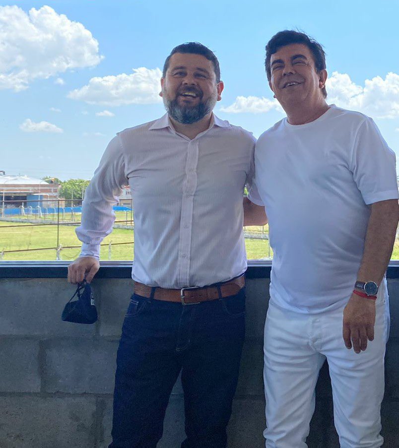 LiniersOficial's tweet photo. Queremos saludar y felicitar a nuestro Intendente @FerEspinozaOK por haber sido reelegido por el pueblo de La Matanza.

¡Nuestros mejores deseos para estos próximos cuatro años! https://t.co/vy3hV0t6Fm