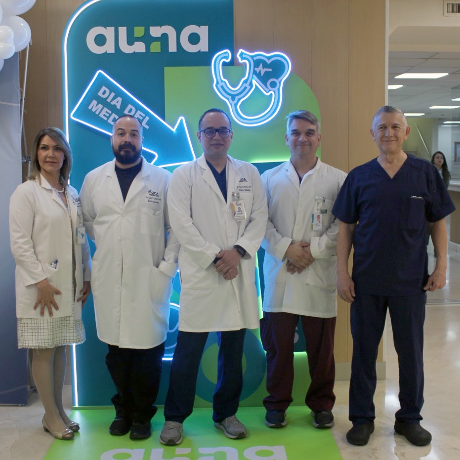 SvenBoes's tweet photo. Muchas felicidades a ti, #médico, que enfrentas diariamente retos para brindar atención de calidad, especialmente en zonas rurales y marginadas. Gracias por tu profunda vocación de servicio y por cuidar la vida de todos para vivirla mejor, ¡siempre!

Feliz #Diadelmedico https://t.co/wPIxti00BH