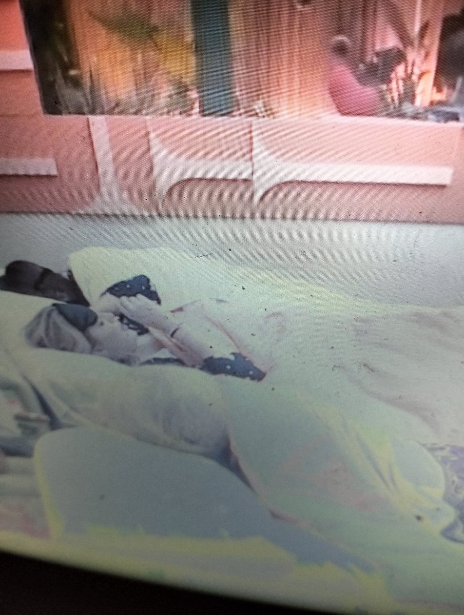 4080Marisol's tweet image. Ahí está Yosana, ya no aguanta a Zeus
#GHVIP230