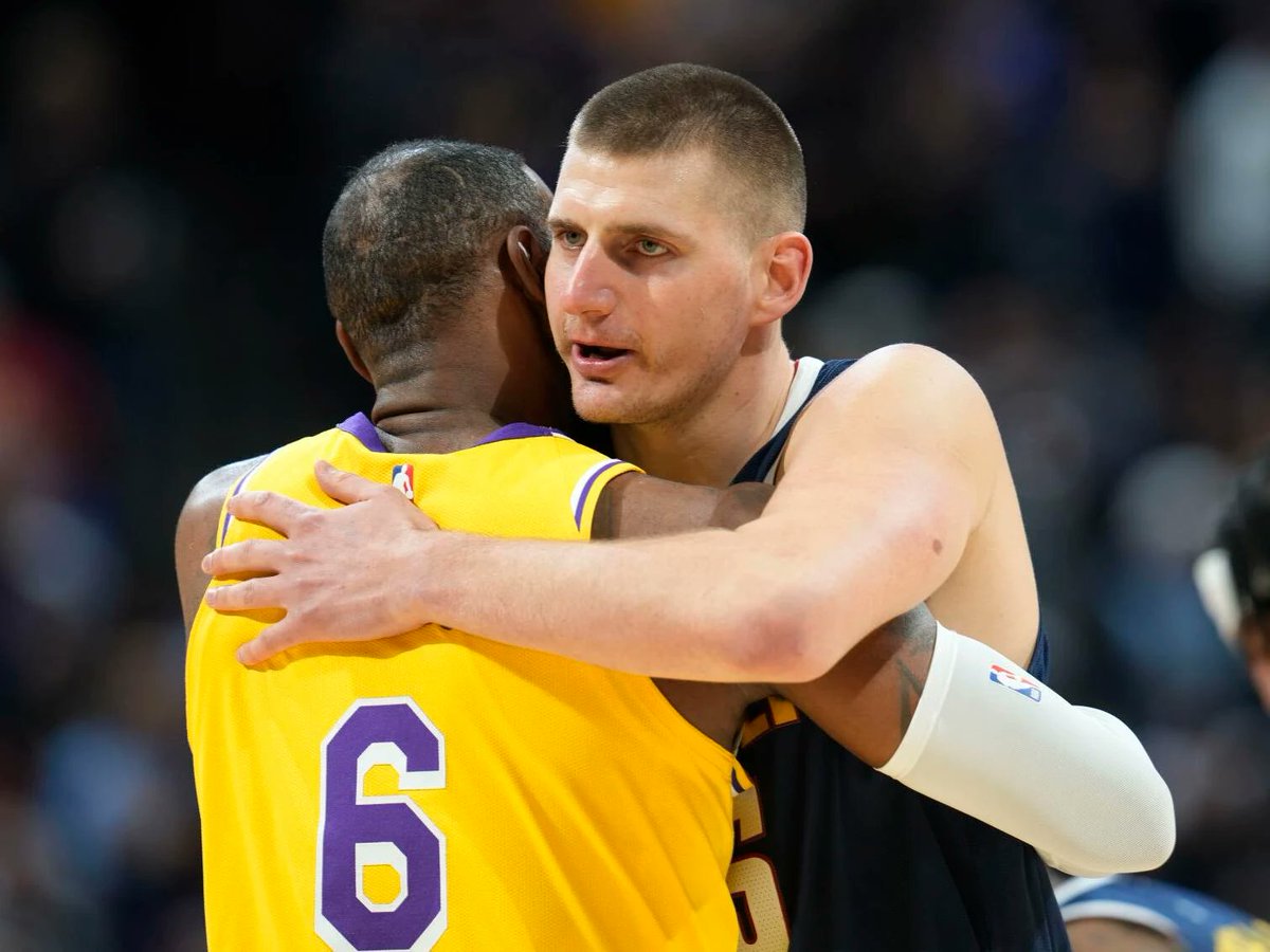 6toHombreLATAM's tweet photo. Hoy vuelve la NBA así que citen o respondan con sus predicciones:

MVP:
DPOY:
ROY:
MIP:
COY:
6MOY:
Final:
Campeón: https://t.co/REKyD47IOR