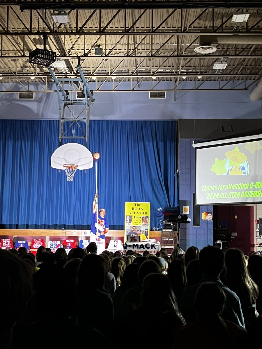 Mme_Hunter's tweet photo. Thank you to Quincy Mack for the “Be an ALL STAR” presentation today @AdesElem #6Hunter #qmack https://t.co/rv4yj75LT9