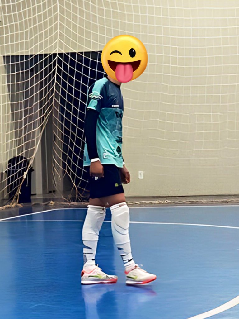 _7epr's tweet photo. Novo goleiro kakakkaka https://t.co/JbSAlvNo2d